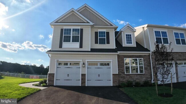 Building Photo - 1404 Justin Dr