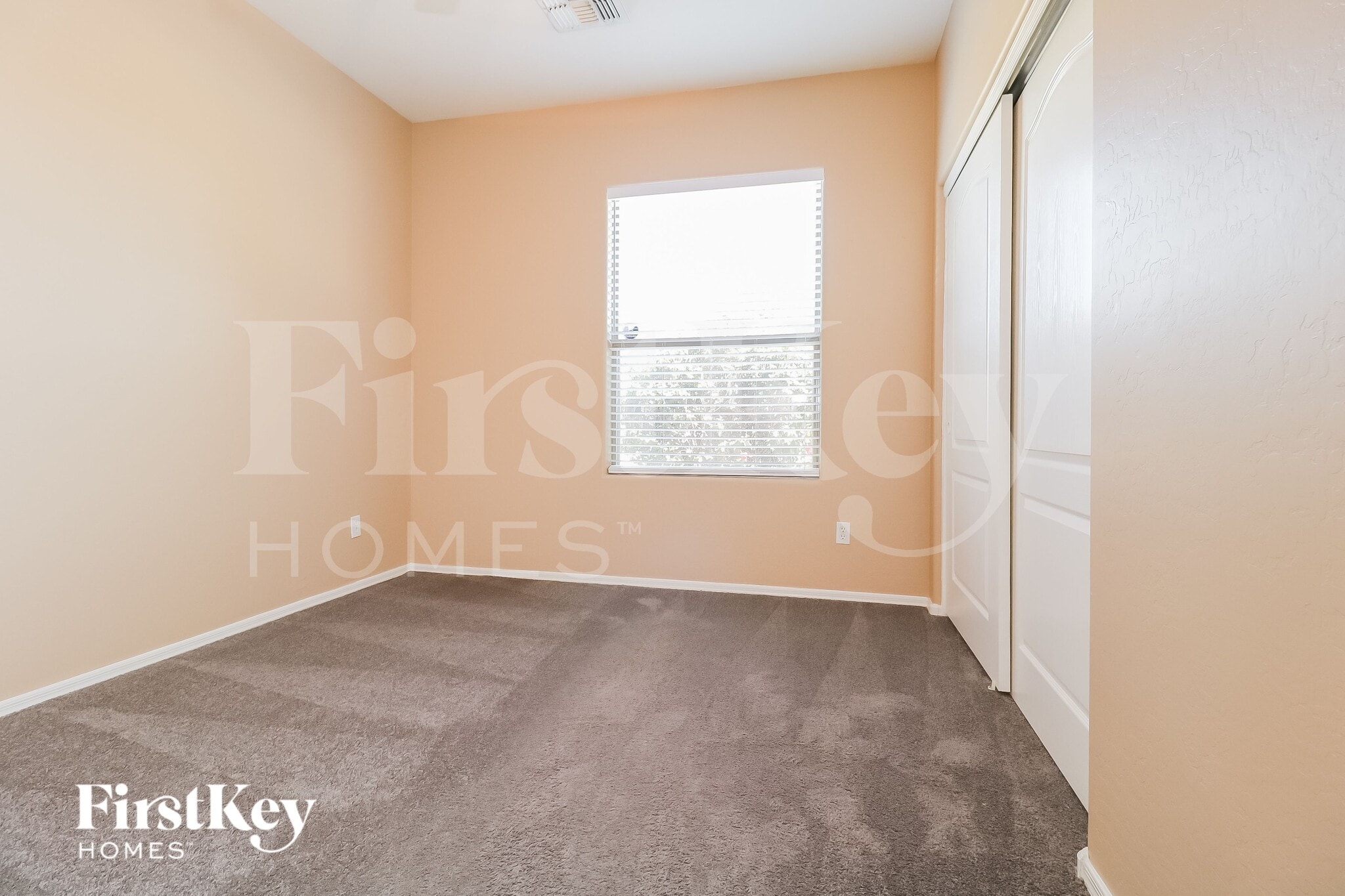 Building Photo - 7708 S 68th Dr
