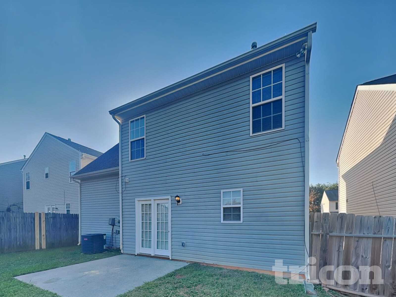 Building Photo - 5717 Henderson Oaks Dr