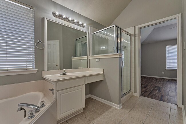 Building Photo - 11118 Creekline Meadow Ct