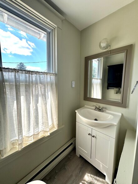 Bathroom - 415 9th St