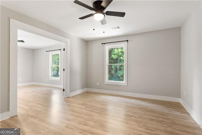 Building Photo - 2666 Davenport St