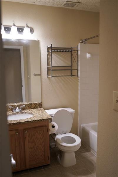 Building Photo - 4001 Riverlook Pkwy SE