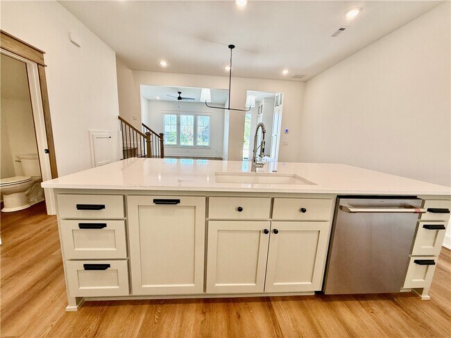 Building Photo - 825 NW 14th St