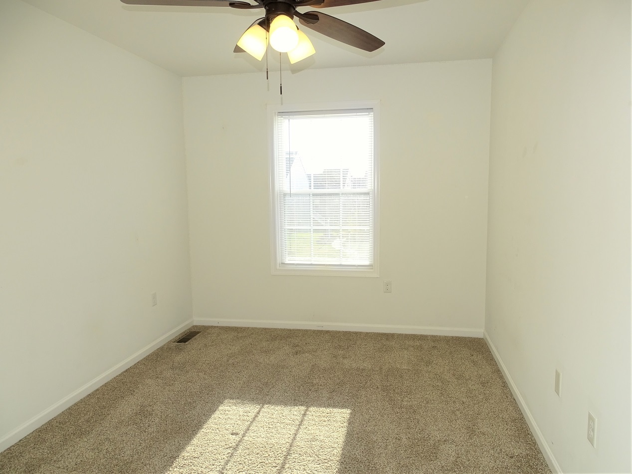 Building Photo - 229 Lakeside Xing