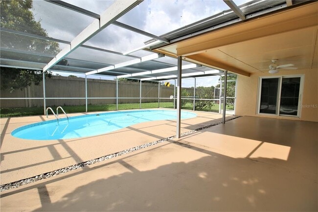 Building Photo - 3082 Cascade Dr