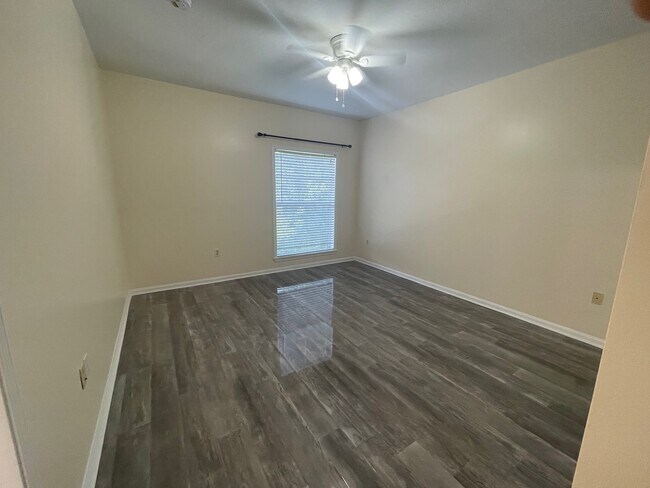 Building Photo - 601 Campus St