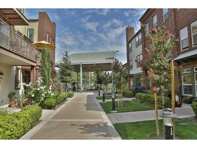 Community - 347 Bautista Pl