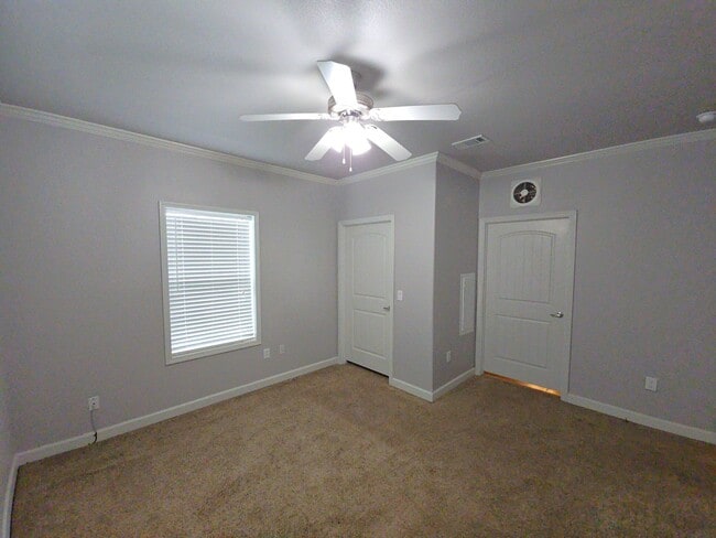 Building Photo - 2607 Virginia Ave