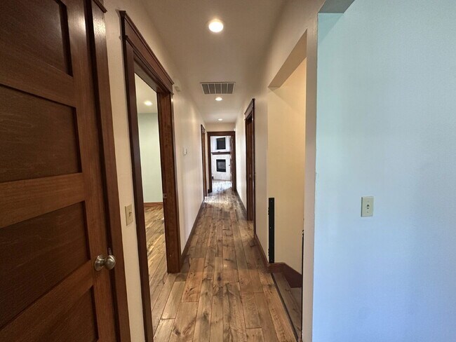 Building Photo - 607 NW Federal St