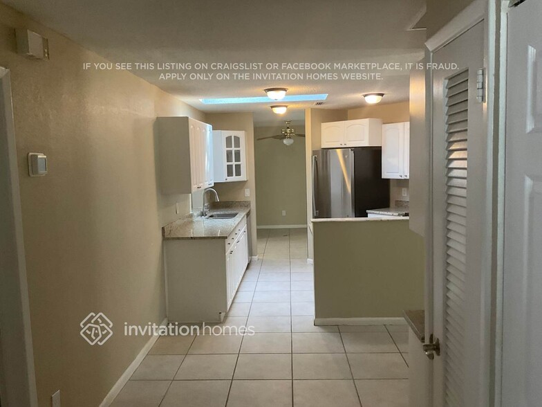 Building Photo - 9057 Lynwood Dr