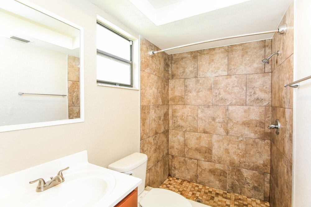 Building Photo - 5286 Enfield Ave