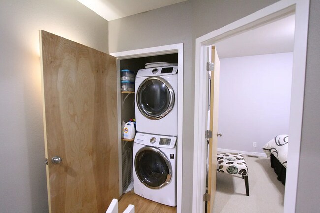 Building Photo - "Charming 2-Bed, 3-Bath Urban Retreat with...