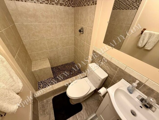 Building Photo - Beautiful Ranch Home in Park Hill School District-Available NOW!