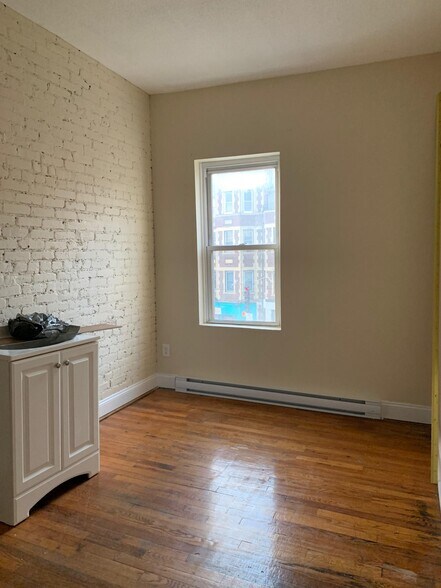 Building Photo - 10 S Huntington Ave