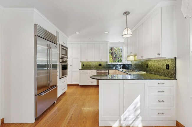 Building Photo - Beautifully Appointed Atherton Estate with Pool & Outdoor Entertaining