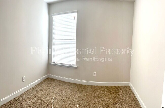 Building Photo - 3452 Sumersbe court