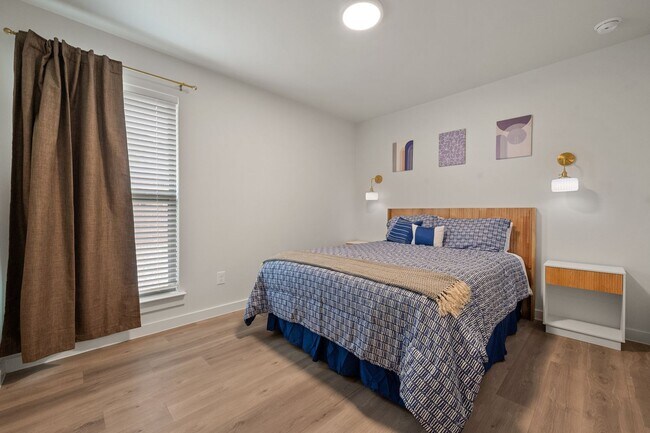 Building Photo - Modern 3BR Retreat Near TTU | Stylish Fully Furnished Home with Spacious Backyard