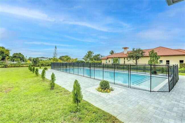 Building Photo - 17110 Reserve Ct