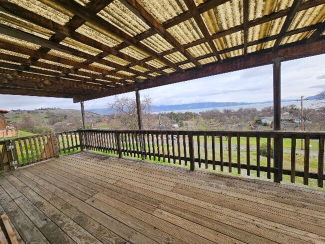 Building Photo - Rental with a Lake View in Lakeport