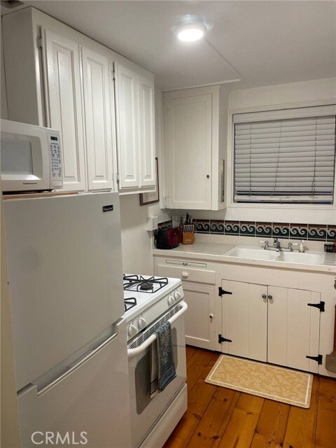 Building Photo - 214 Topaz Ave