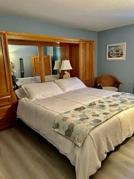 Building Photo - 4805 Cobia Dr SE