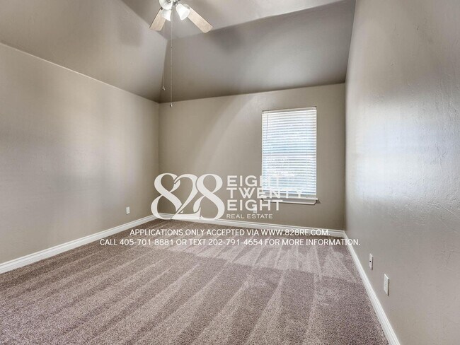 Building Photo - NEW TO THE MARKET!  Spacious 4 Bed/2 Bath Near very Close to Campus!!