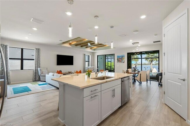 Building Photo - 6779 Pennyroyal Dr