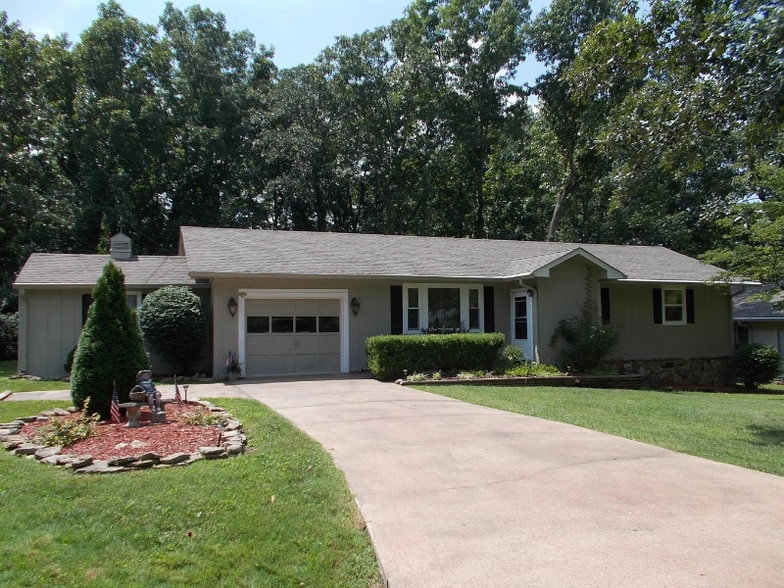 Primary Photo - 12 Snead Ct