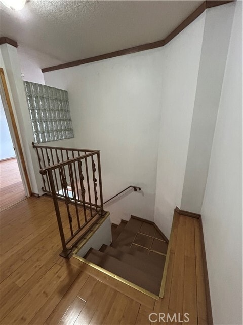 Building Photo - 428 N Hollywood Way