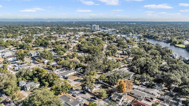 Building Photo - 2220 W Ohio Ave