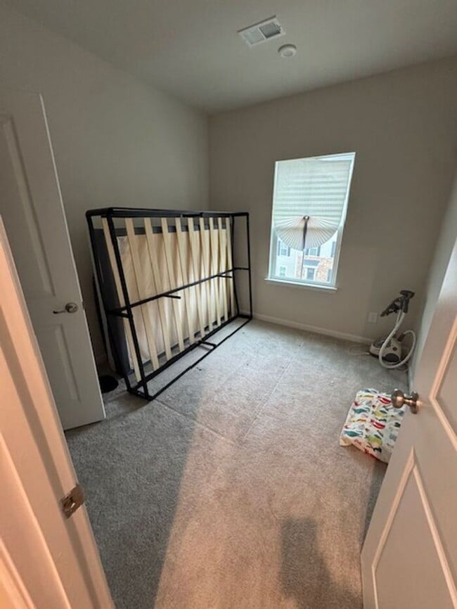 Building Photo - 4BR 3.5BA Townhome w/ 2-Car Garage • Quartz-Island Kitchen • Balcony in Matthews