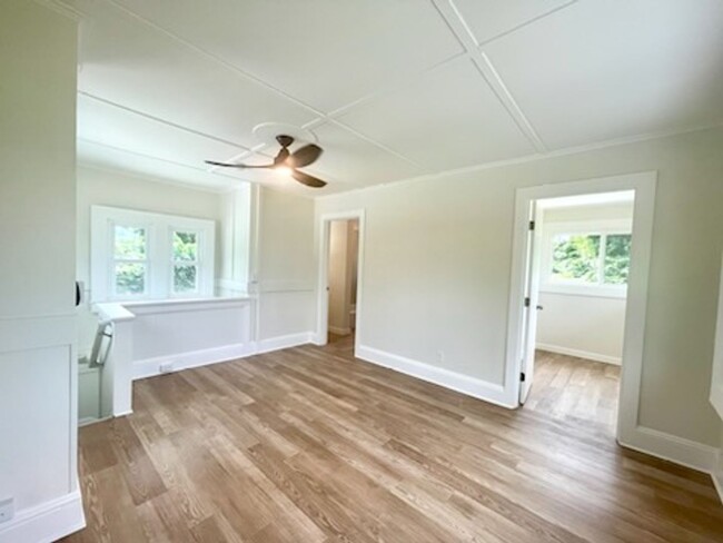 Building Photo - 3 Bedroom plus Office and 2.5 Bath for ren...