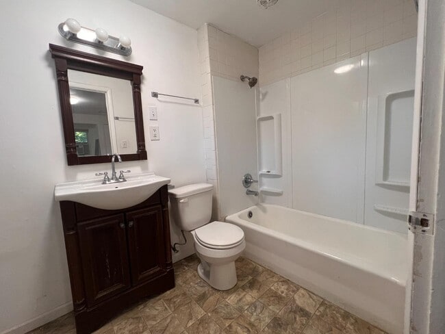 Building Photo - 1732 W 21st St