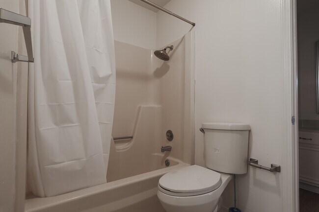 Building Photo - 10014 Stratmore Cir