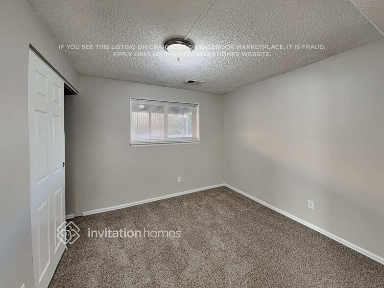 Building Photo - 9764 Columbine Ct