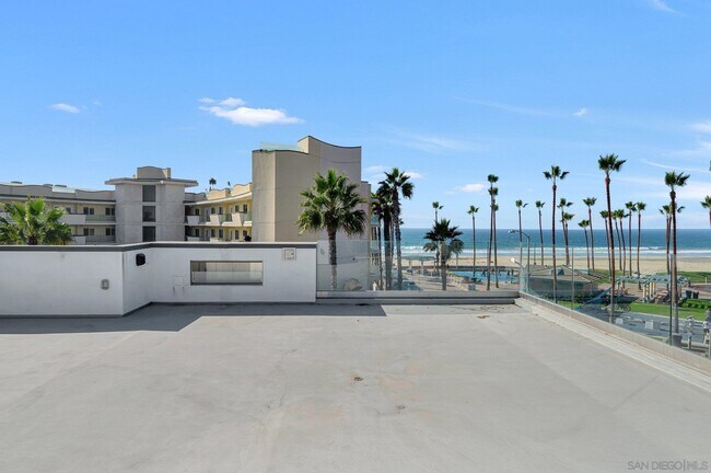 Building Photo - 134 Palm Ave