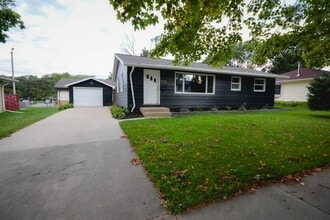 Building Photo - Ranch style home with incredible updates throughout!