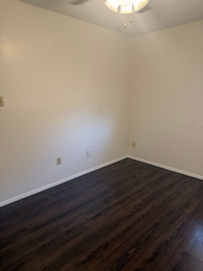 Building Photo - 1116 NW 52nd Cir