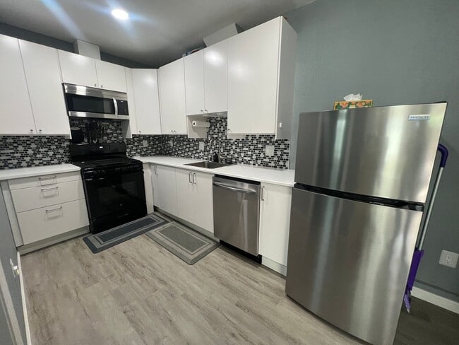 Building Photo - Brand New 1 bed, 1 Ba in-law Unit in San J...