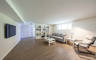 Building Photo - 33 Westgate Rd