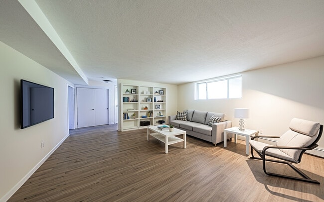 Building Photo - 33 Westgate Rd