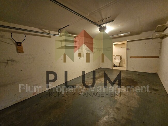 Building Photo - 5104 Village View Way