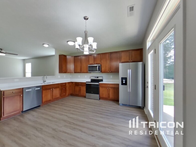 Building Photo - 8140 Elsen Ridge