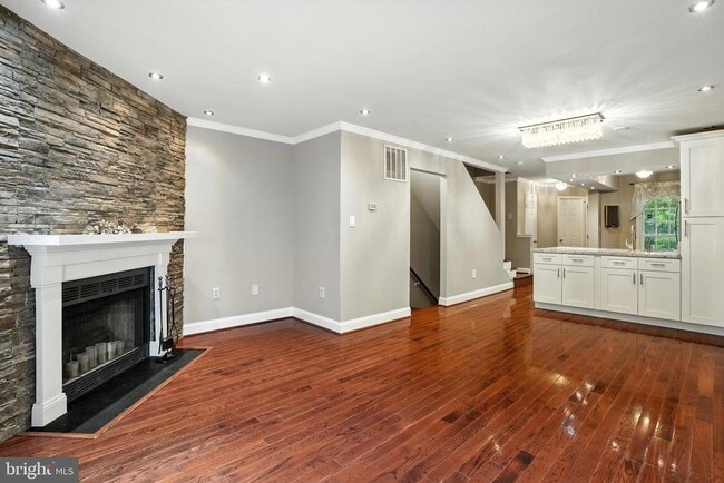 Building Photo - 12863 Mill Brook Ct