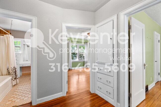 Building Photo - 1728 E McKnight Dr