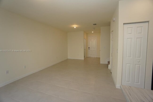 Building Photo - 10911 W 33rd Ln