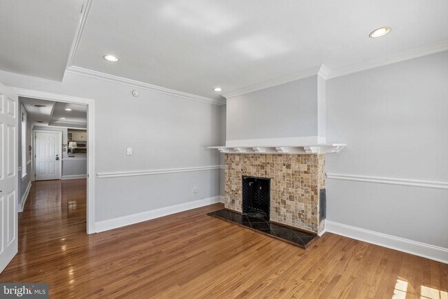 Building Photo - 1730 Pine St