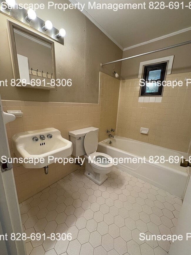 Building Photo - One bed one bath apartment