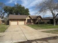 Building Photo - 325 Alice Ln